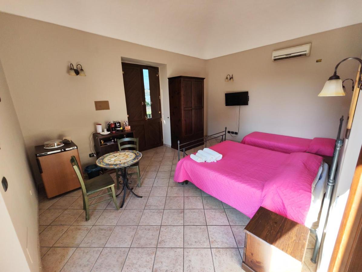 Bed and Breakfast Le Grotte à Riposto Extérieur photo